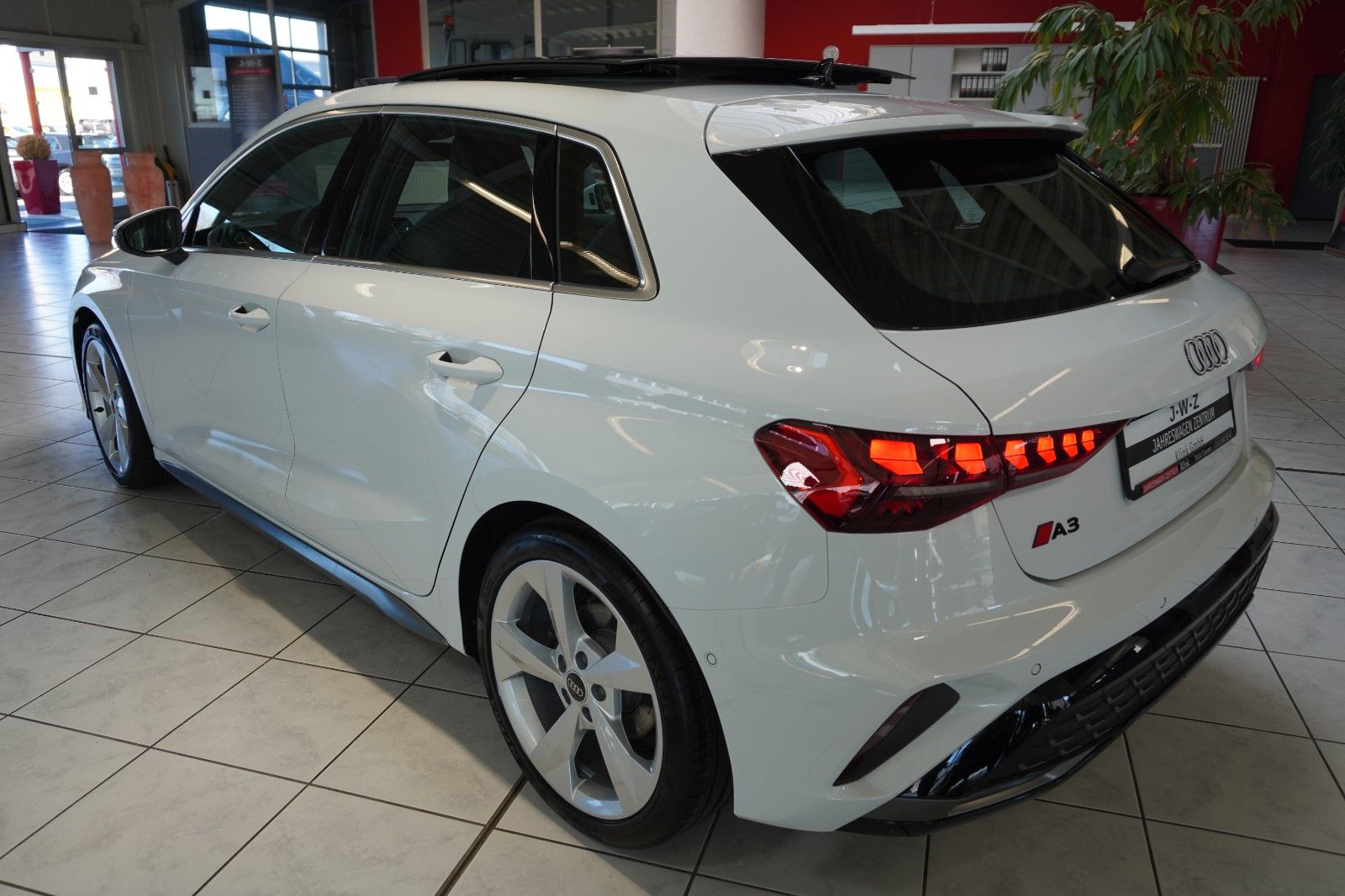 Audi A3 Sportback S-Line 35 tdi S-Tronic - Samsaru's Car Outlet
