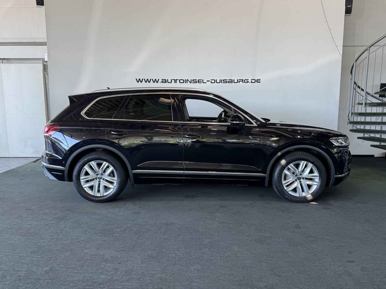 Volkswagen Touareg Atmosphere 4Motion - Samsaru's Car Outlet
