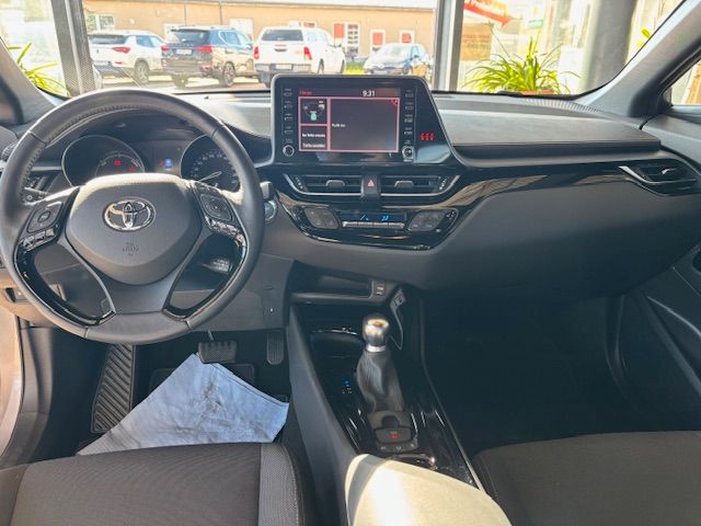 Toyota C-HR 2.0 Hybrid - Samsaru's Car Outlet