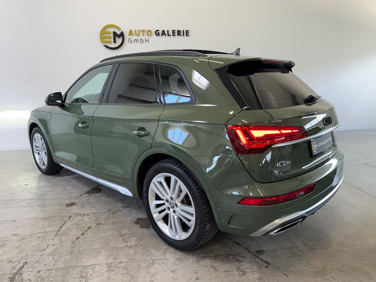 Audi Q5 45 TFSI quattro S line - Samsaru's Car Outlet
