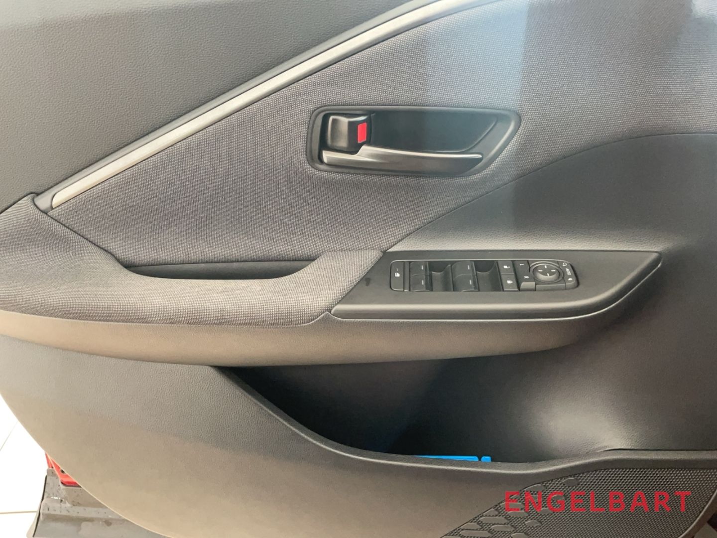 Toyota C-HR 1.8 Hybrid - Samsaru's Car Outlet