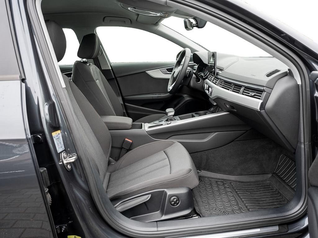 Audi A4 Avant 35 TFSI - Samsaru's Car Outlet