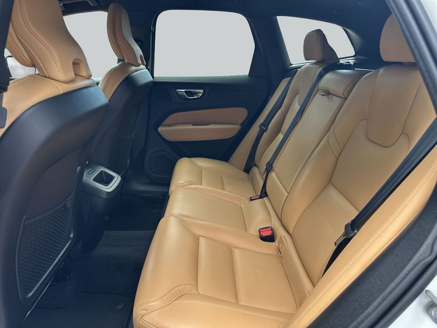 Volvo XC60 B5 B AWD Plus Dark