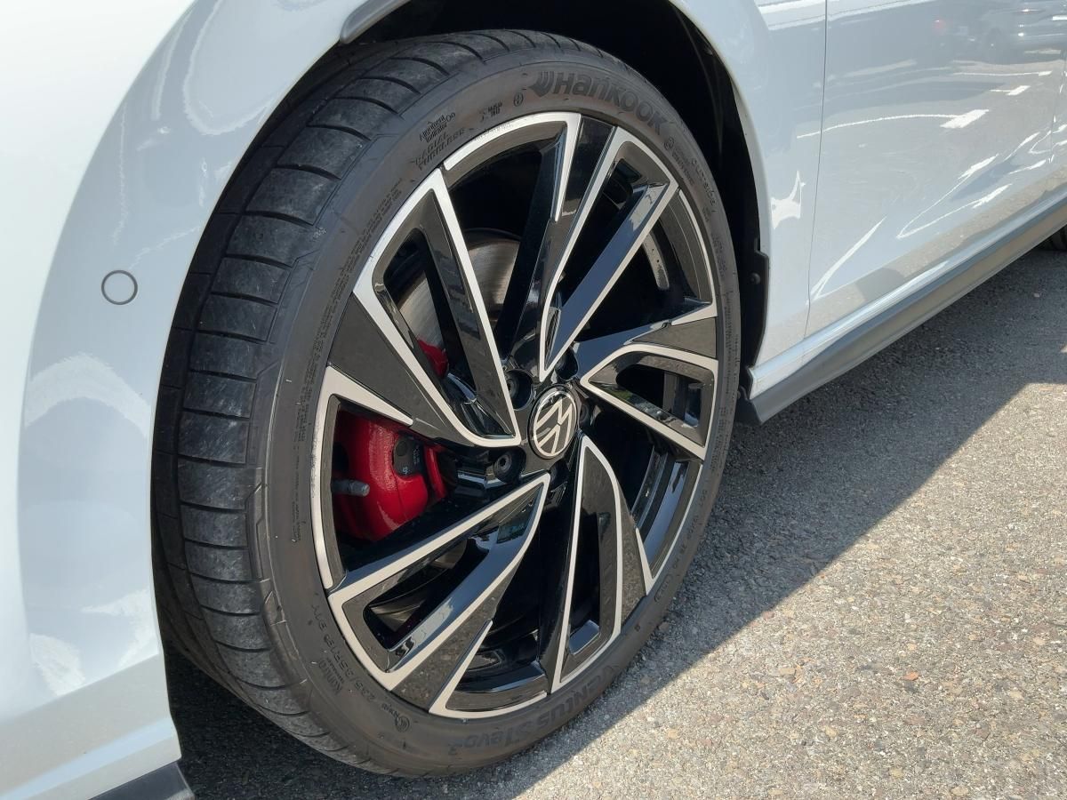 Volkswagen Golf VIII 2.0 TDI GTD - Samsaru's Car Outlet