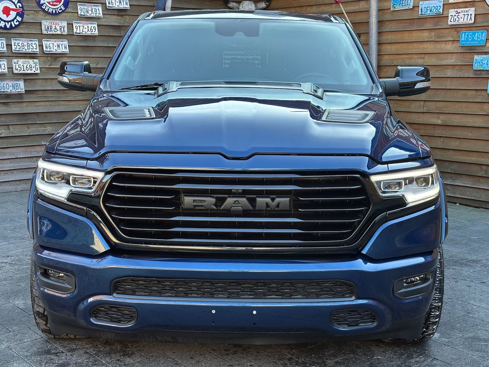 Dodge RAM 1500 Laramie LED AHK Memory 4x4 6-Sitzer