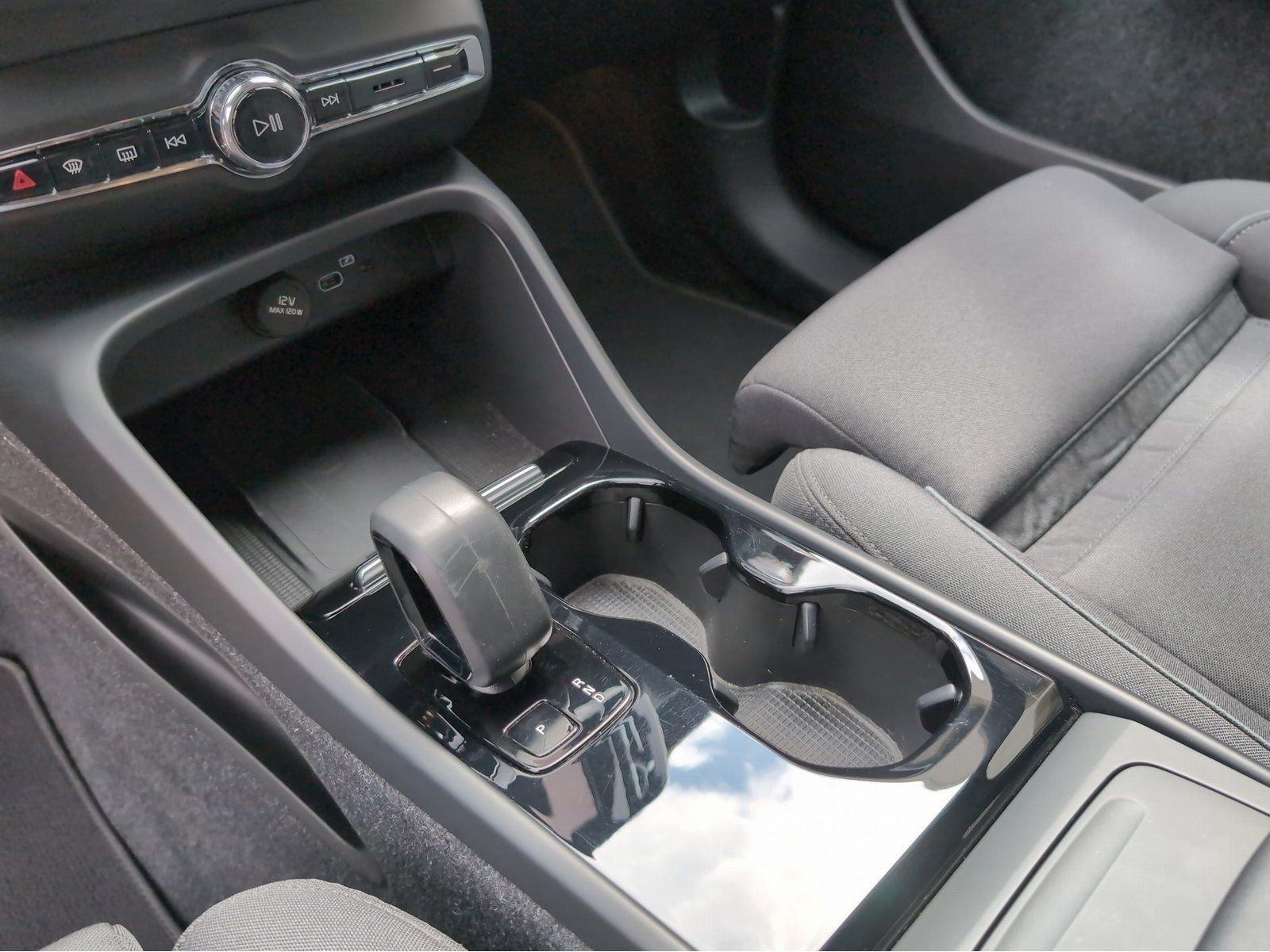 Volvo XC40+Pur+Electric+PDCv/h+abged.Scheiben+AHKsemi+