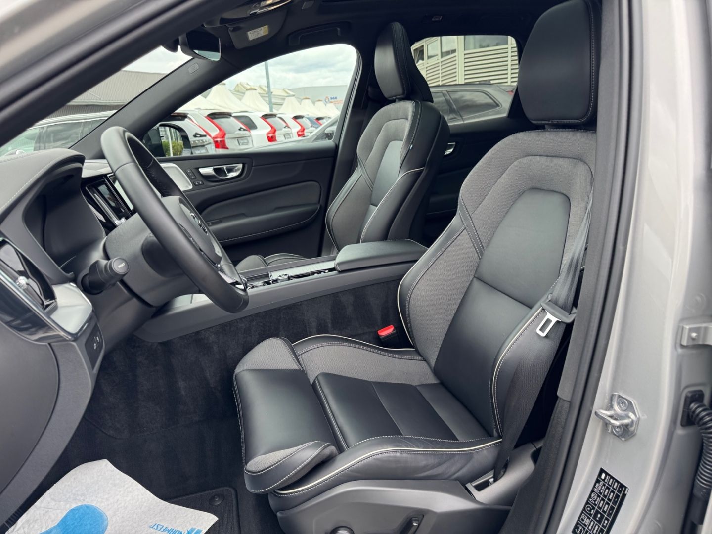 Volvo XC60 Ultimate Dark T8 AWD Bowers&Wilkins Luftfah