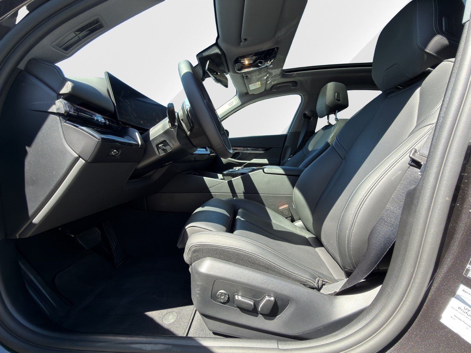 BMW 520i Limousine AHK Head-Up Pano DrivAssProf. Par