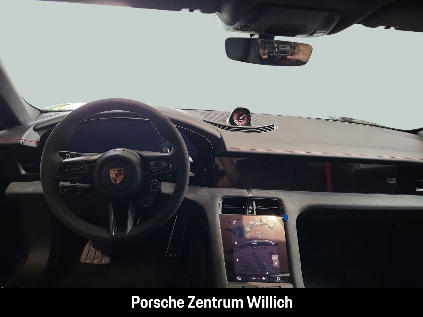 Porsche Taycan GTS HA-Lenkung Active-Ride Head-Up