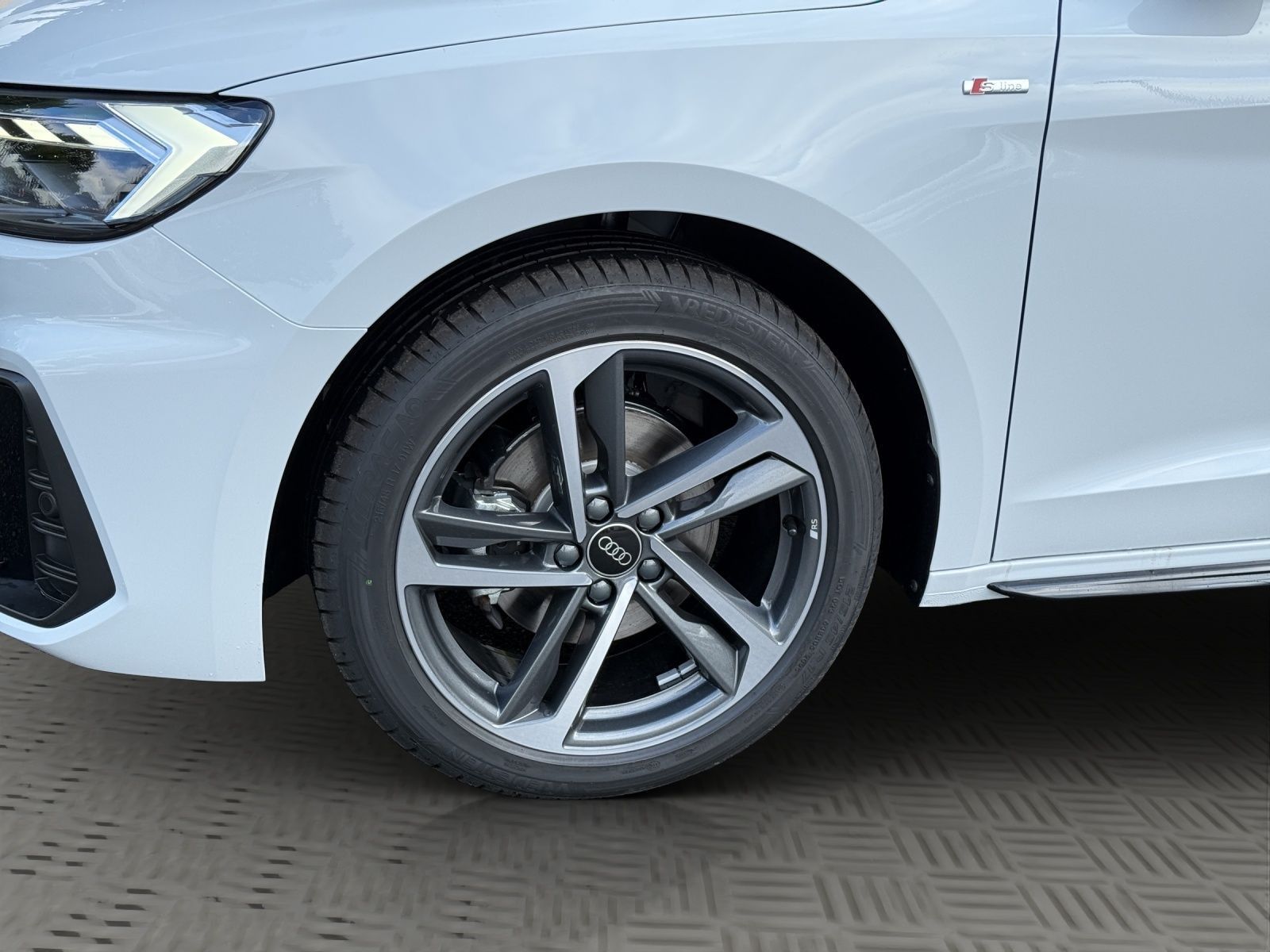 Audi A1 Sportback S line 35 TFSI S tronic Optik schw.