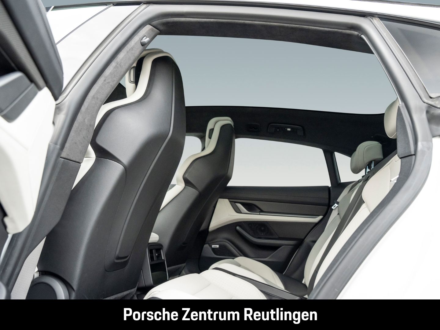 Porsche Taycan Turbo S Cross Turismo InnoDrive Head-Up