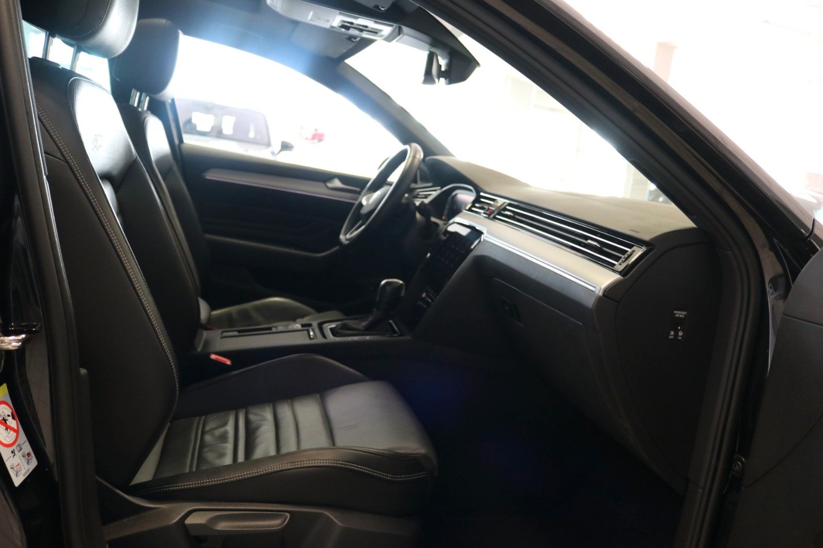 Volkswagen Passat 4M  R-Line DCC STHZ 360 Matrix Pano Leder