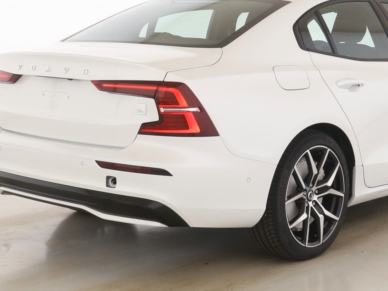 Volvo S60 T8  Polestar Engineered Recharge Plug-In Hy