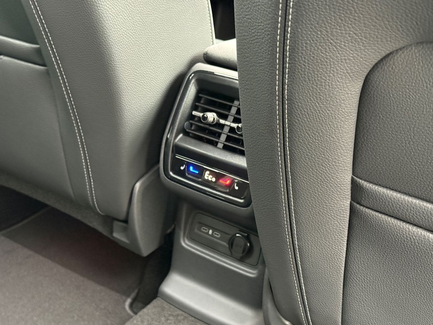 Skoda Kodiaq II 1.5 TSI iV DSG Sportline DCC AHK Matri