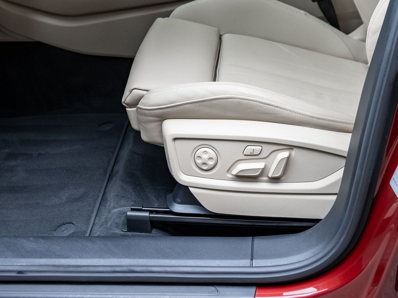 Audi Q5 40 TDI quattro - Samsaru's Car Outlet