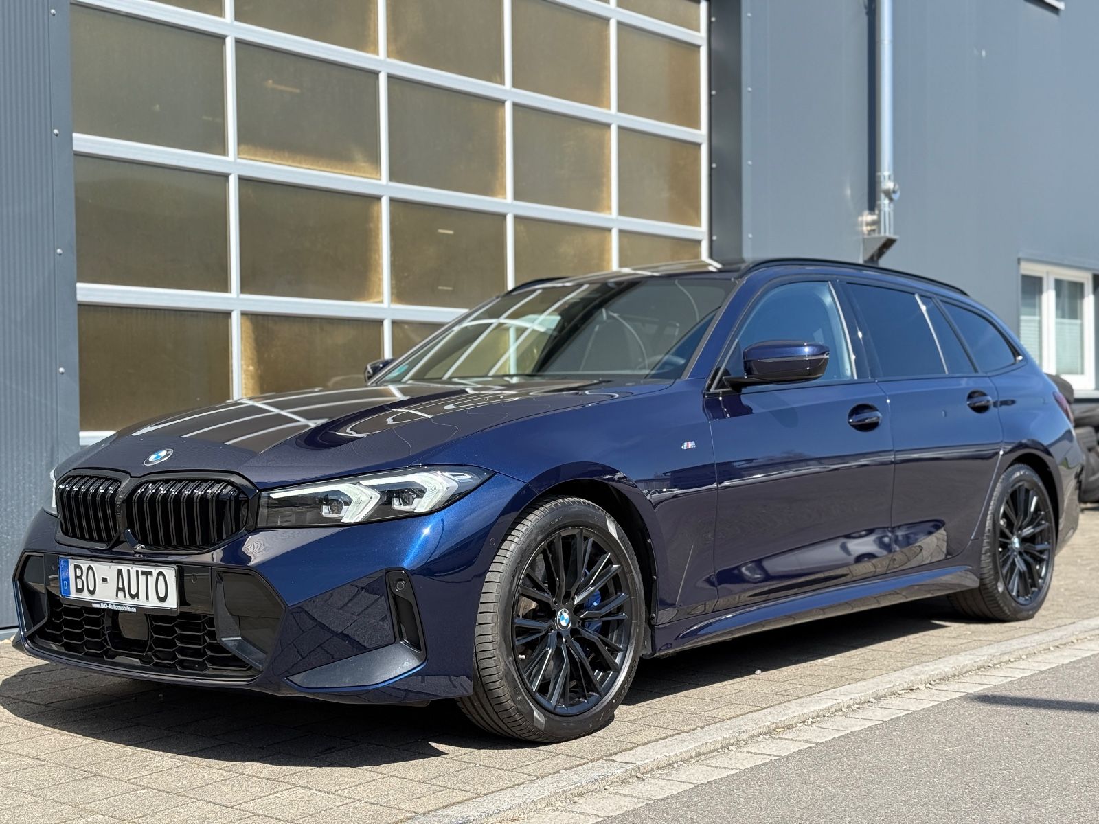 BMW 320 d xDrive M-SPORT - Samsaru's Car Outlet