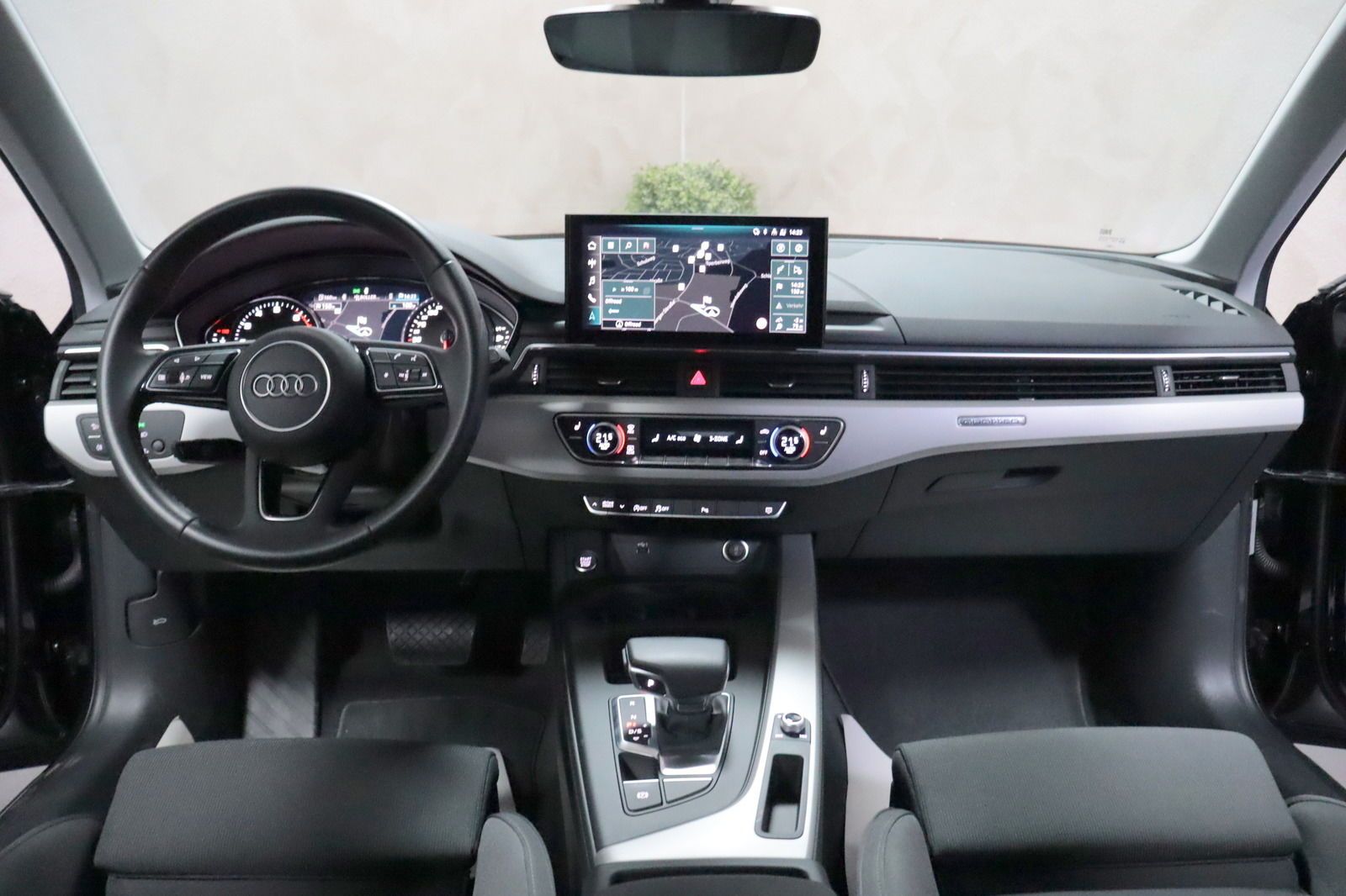 Audi A4 Lim. 40 TFSI Quattro S Line - Samsaru's Car Outlet