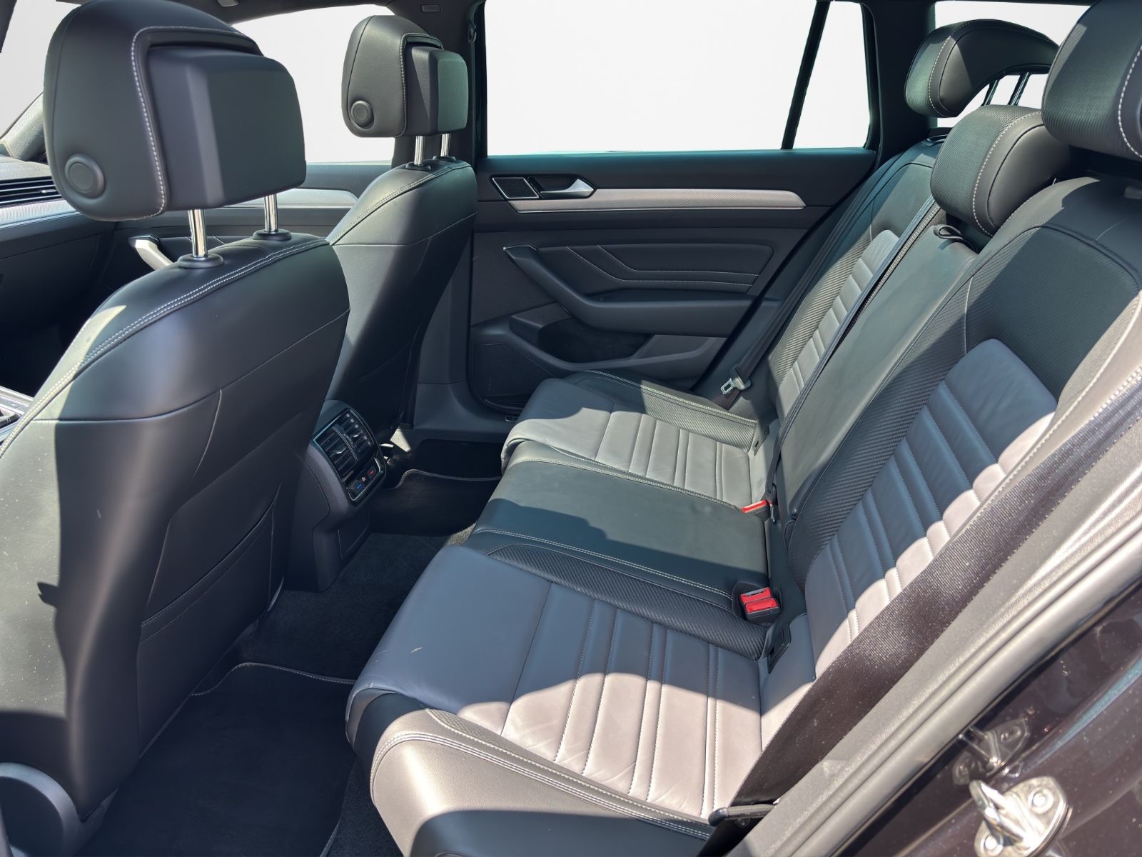Volkswagen Passat R Line - Samsaru's Car Outlet