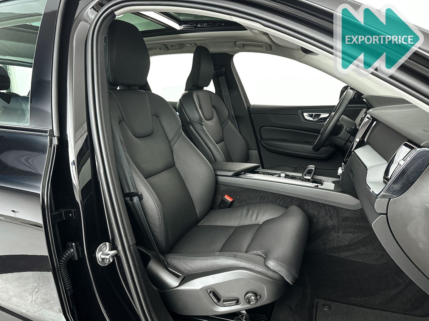 Volvo XC60 T6 Plug-in hybrid AWD Plus Dark | panorama