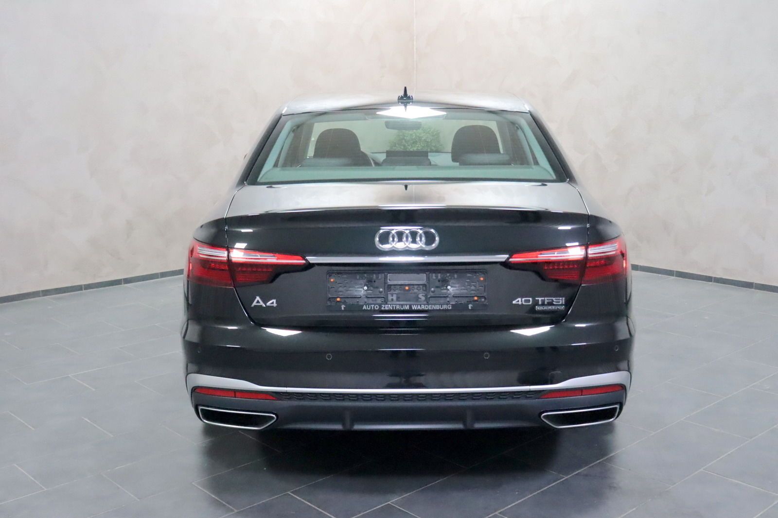 Audi A4 Lim. 40 TFSI Quattro S Line - Samsaru's Car Outlet
