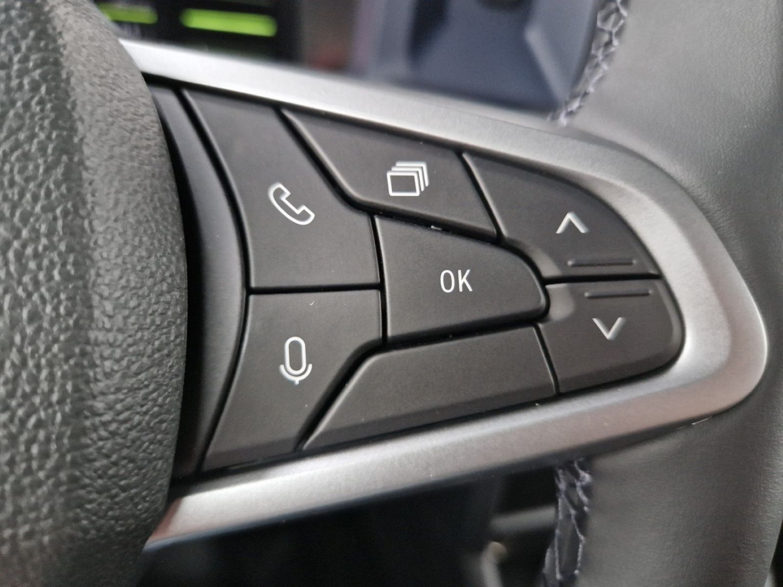 Dacia Duster Journey TCe 130 - Samsaru's Car Outlet