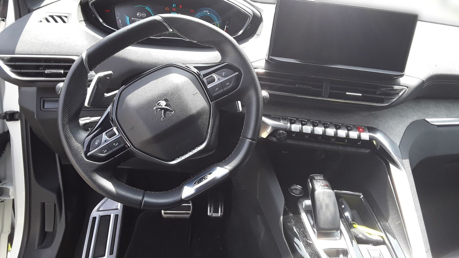 Peugeot 3008 Hybrid 225 (Plug-In) e-EAT8 GT Navi LED