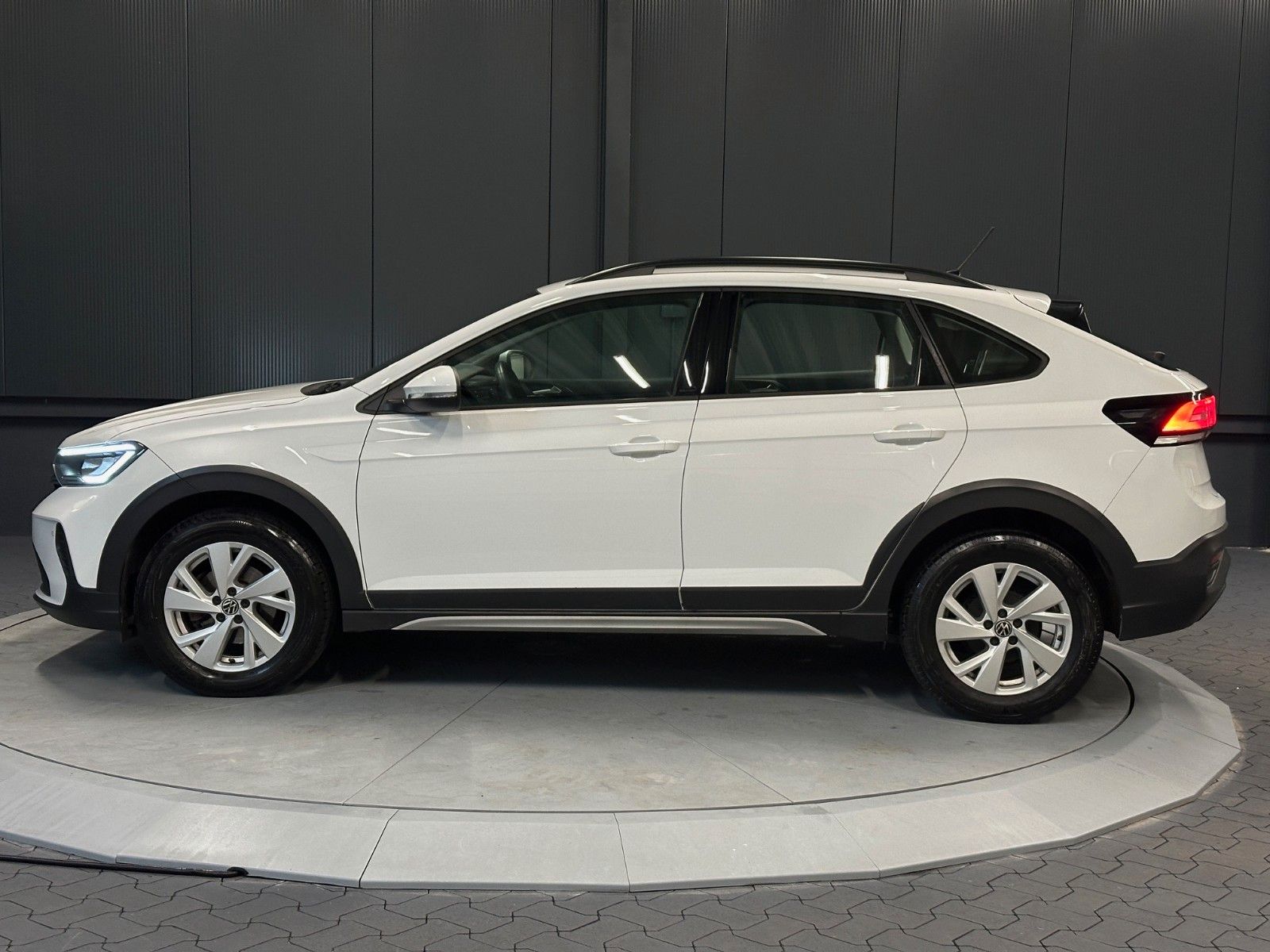 Volkswagen Taigo 1.0 TSI Life - Samsaru's Car Outlet