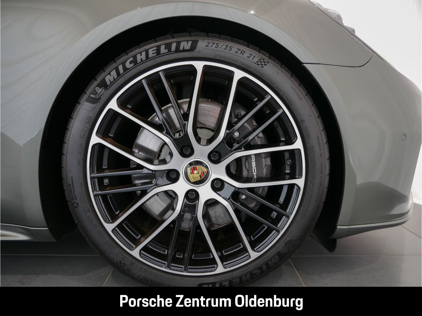 Porsche Panamera 4 E-Hybrid Platinum Edition Matrix LED
