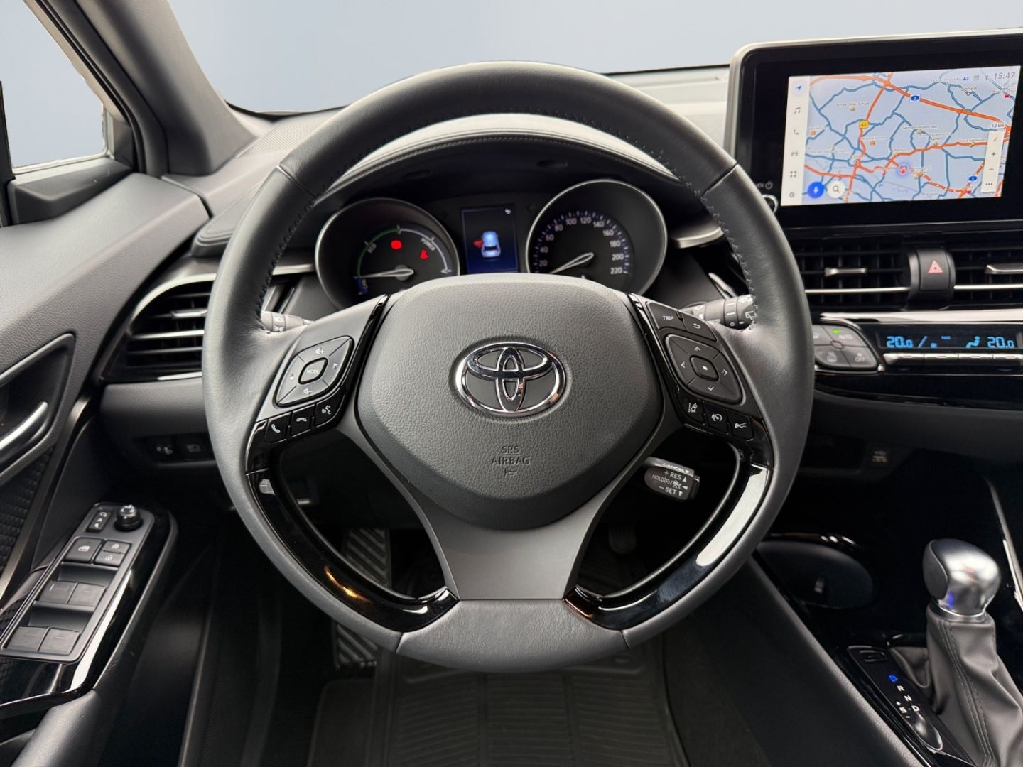 Toyota C-HR 2.0 Hybrid Team - Samsaru's Car Outlet