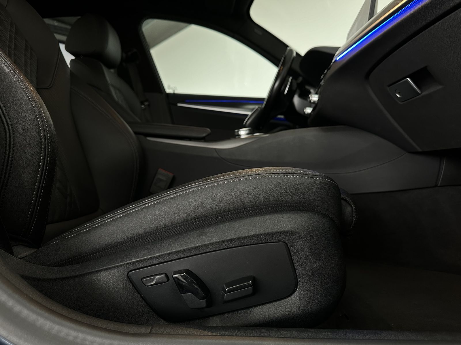 BMW 520 d xDrive M Sport |H-UP |H&K |BUSINESS|LED
