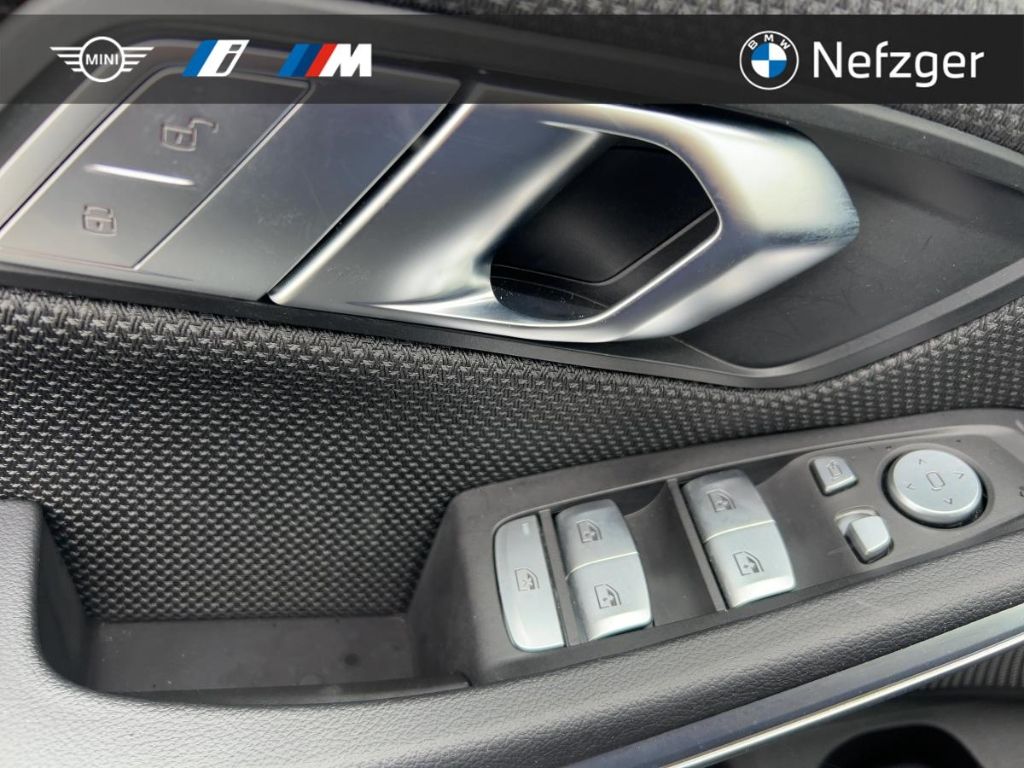 BMW 320 i xDrive Limousine Park-Assistenzsystem