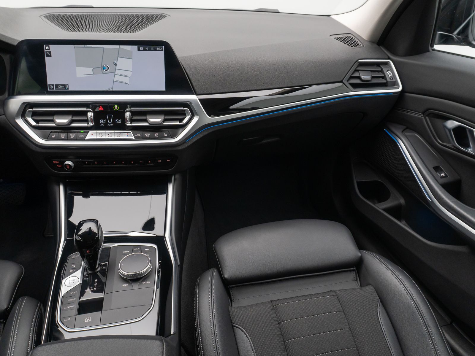 BMW 320e Sport Line - Samsaru's Car Outlet