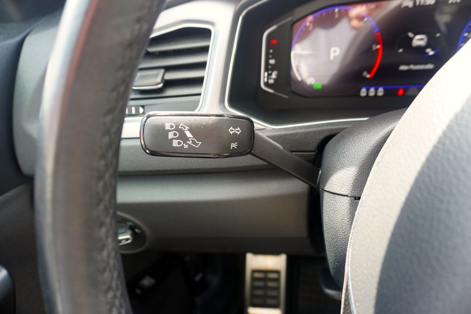 Volkswagen T-Roc 2.0 TDI Active - Samsaru's Car Outlet