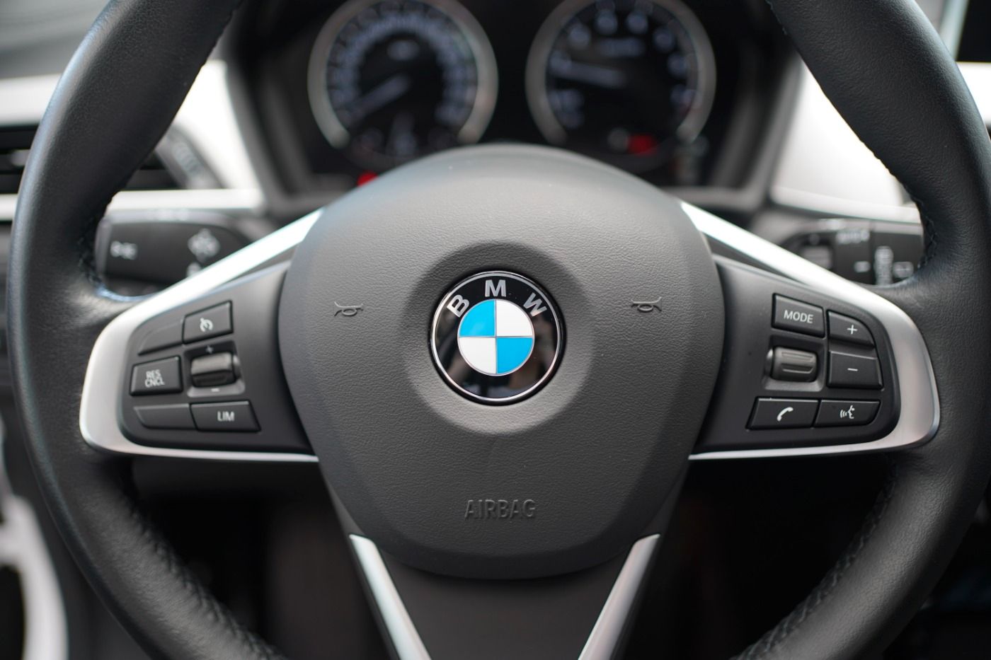 BMW X1 Sport Line xDrive - Samsaru's Car Outlet