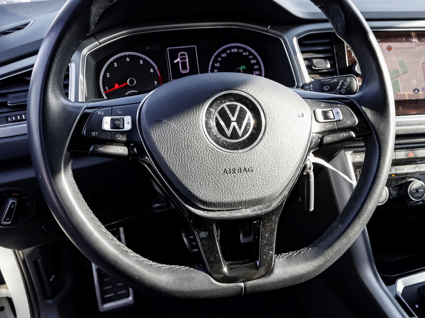 Volkswagen T-Roc ACTIVE 1.5 TSI DSG - Samsaru's Car Outlet