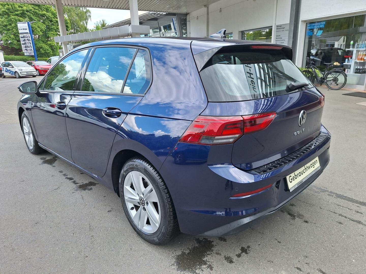 Volkswagen Golf Life 2.0 TDI DSG - Samsaru's Car Outlet