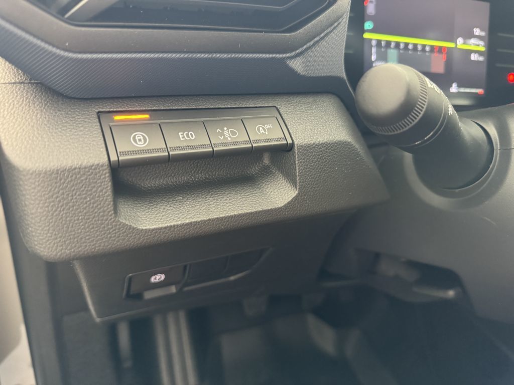 Dacia Duster Neuer Journey TCe130 - Samsaru's Car Outlet