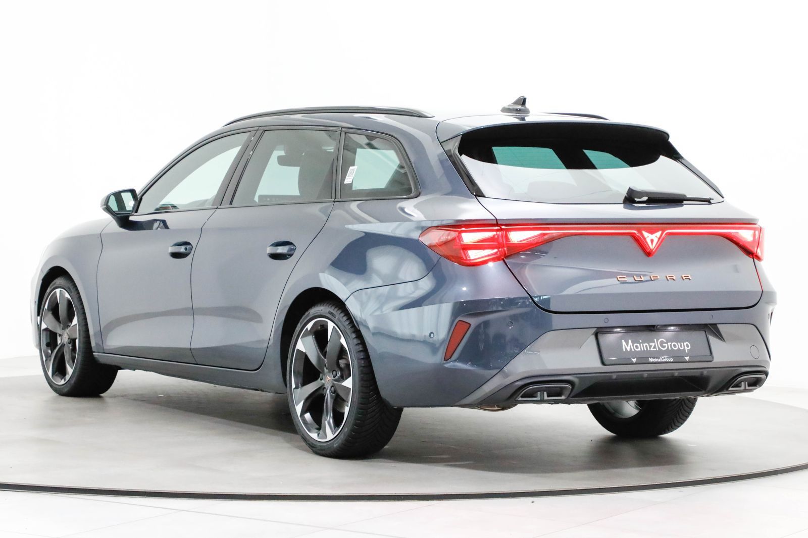 Seat Leon ST 2.0 TDI DSG AHK Kamera Navi ACC Keyless