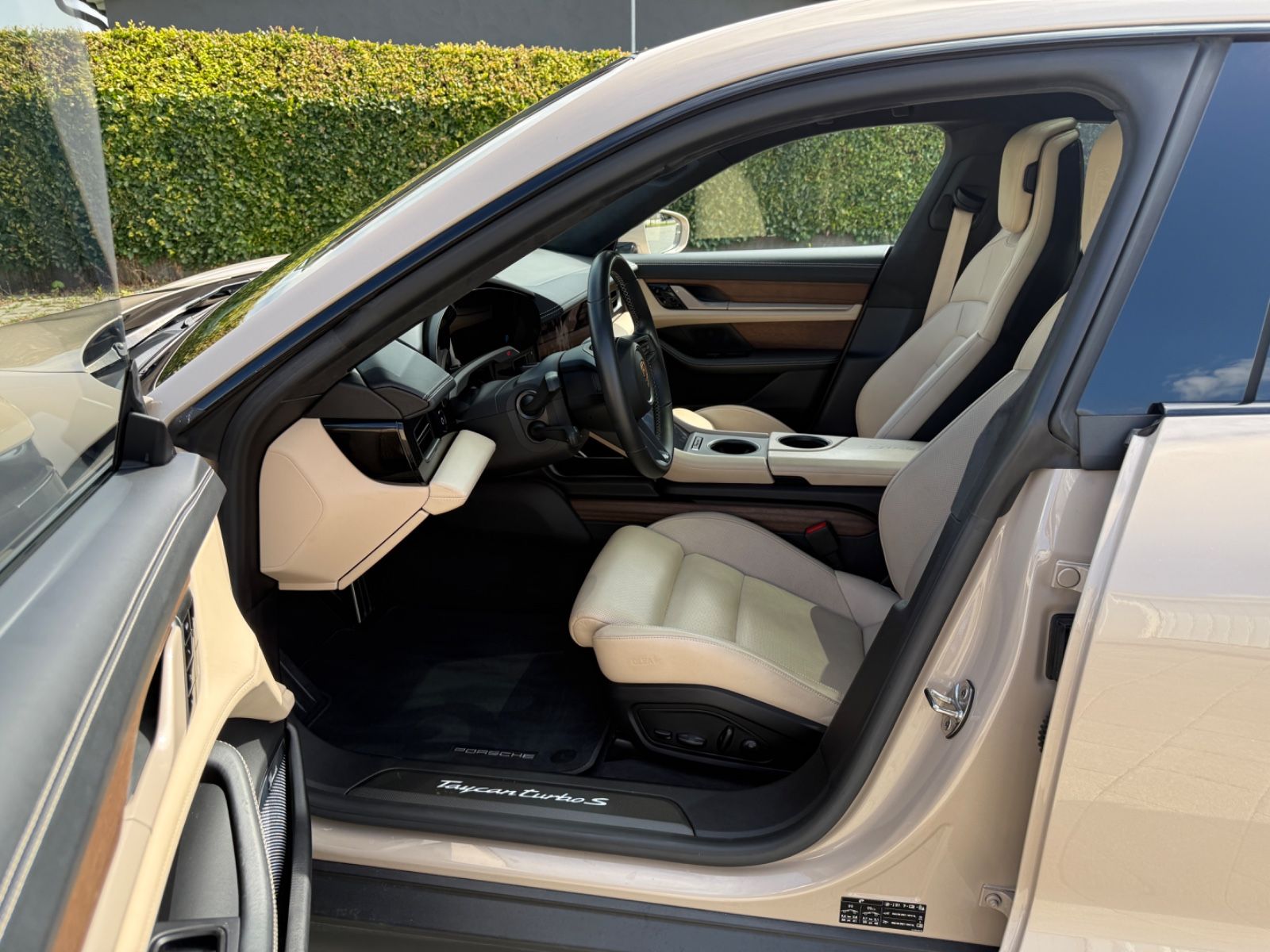 Porsche Taycan Cross Turismo Turbo S Exclusiv Manufaktur