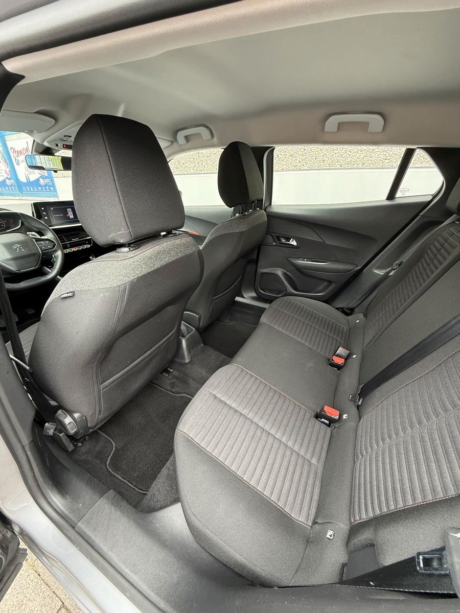 Peugeot 2008 PureTech 130 EAT8 Automatik - Samsaru's Car Outlet