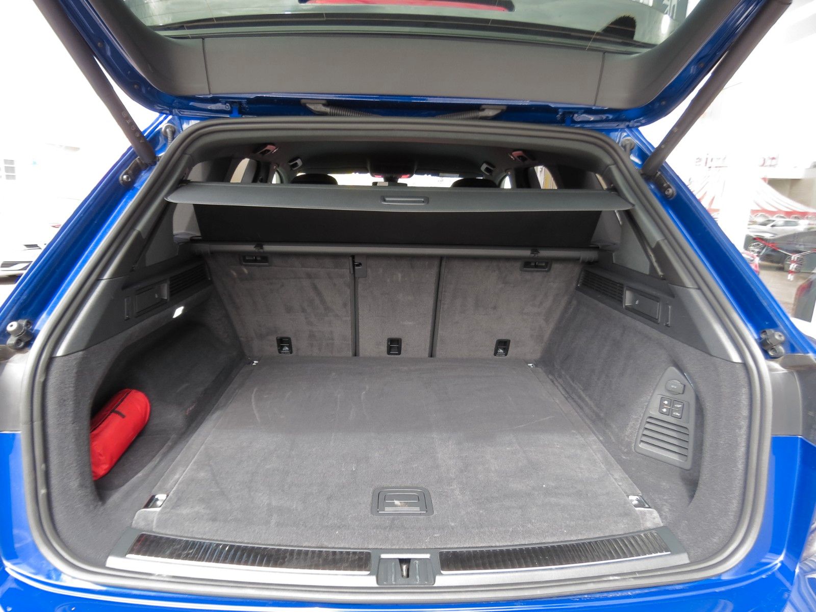 Volkswagen Touareg R 3.0 TSI eHybrid 340 kW 4M *AHK* u.v.m.