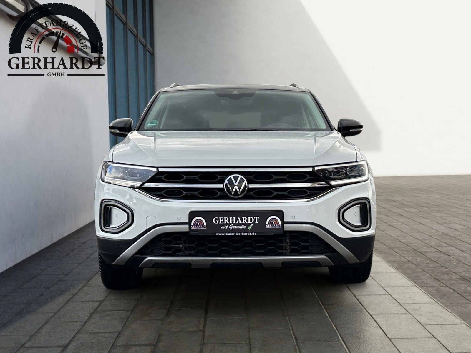 Volkswagen T-Roc 2.0 - Samsaru's Car Outlet