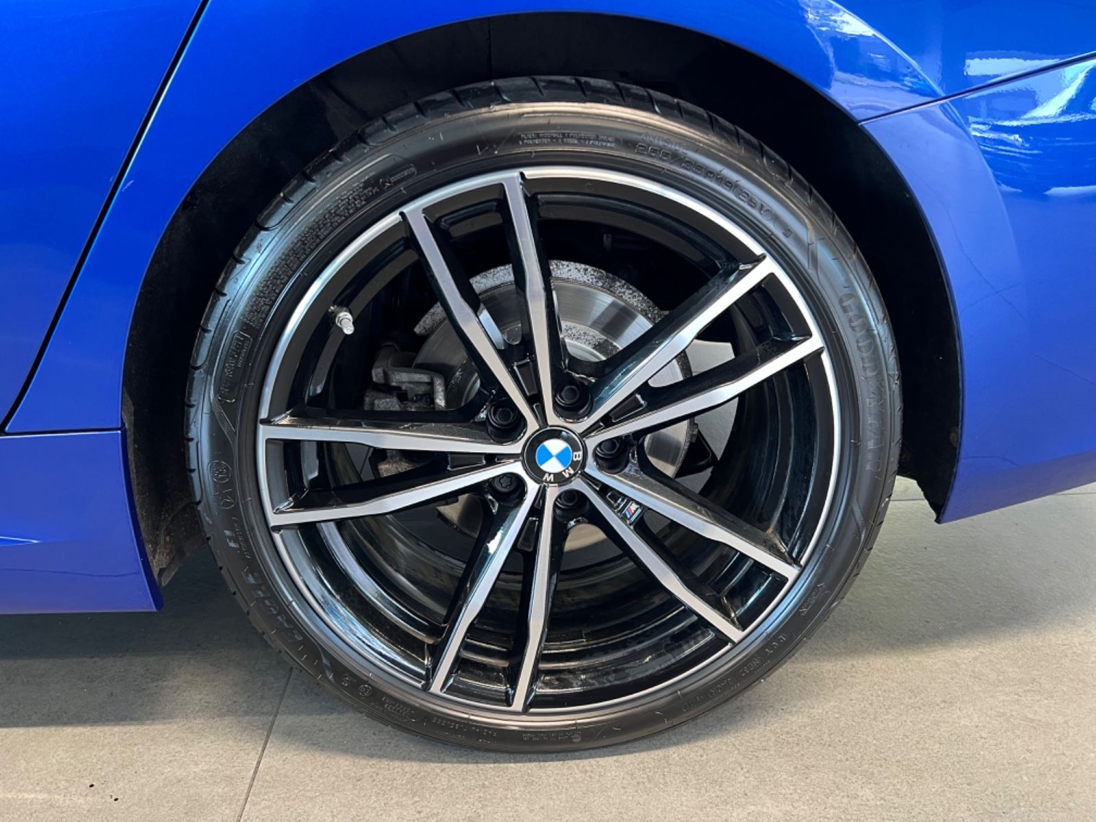 BMW 320 d xDrive M Sport - Samsaru's Car Outlet