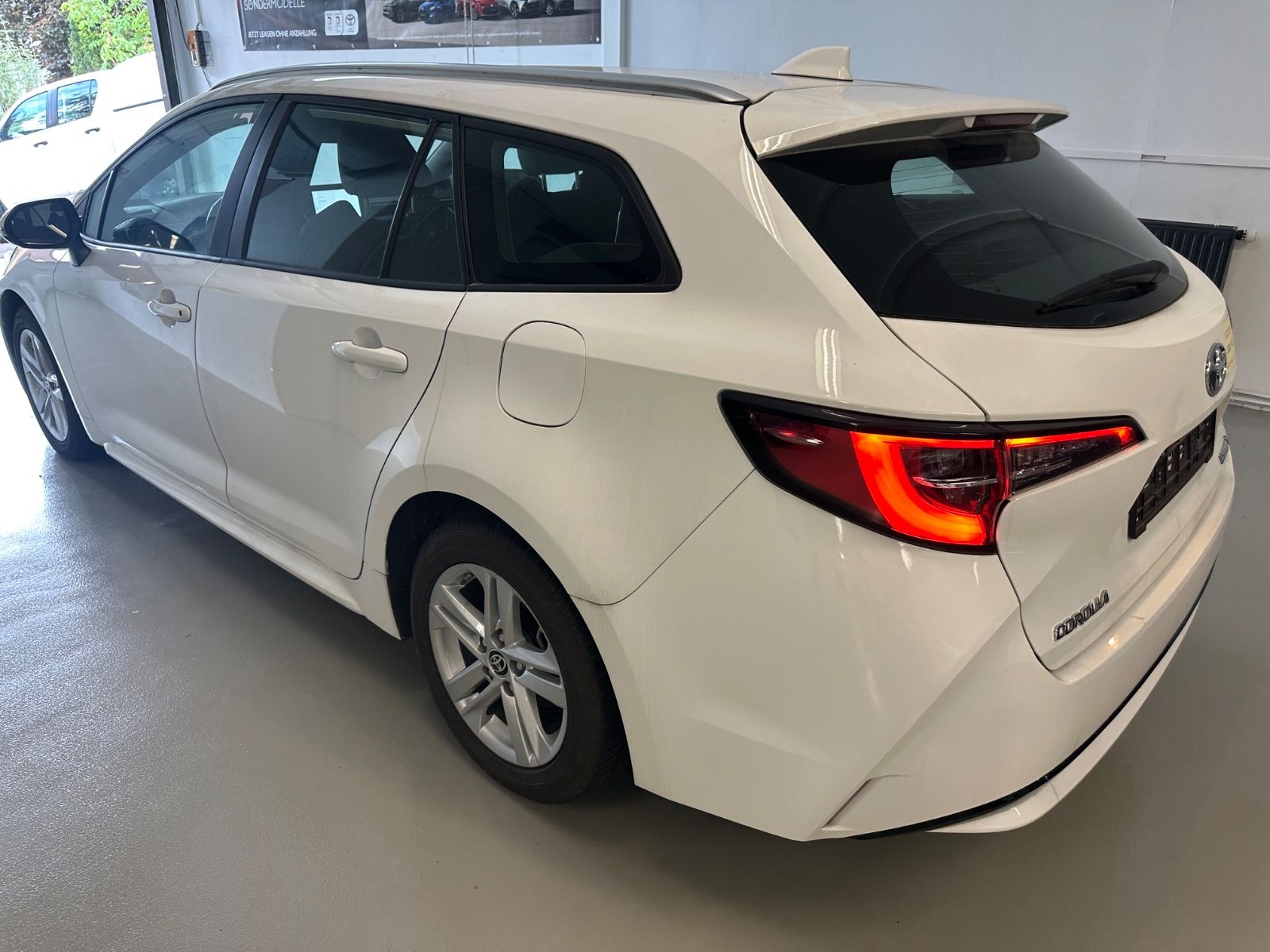 Toyota Corolla Touring Sports Hybrid Business Edition - Samsaru's Car Outlet