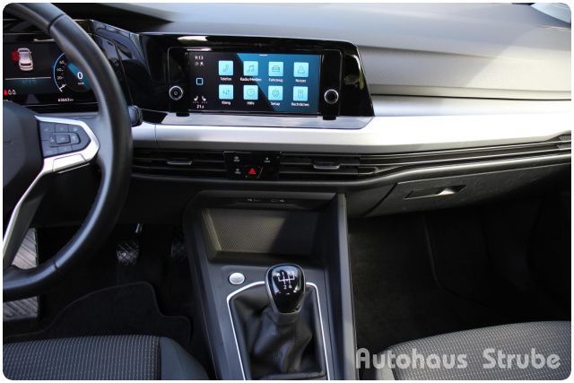 Volkswagen Golf VIII 1.0 TSI - Samsaru's Car Outlet