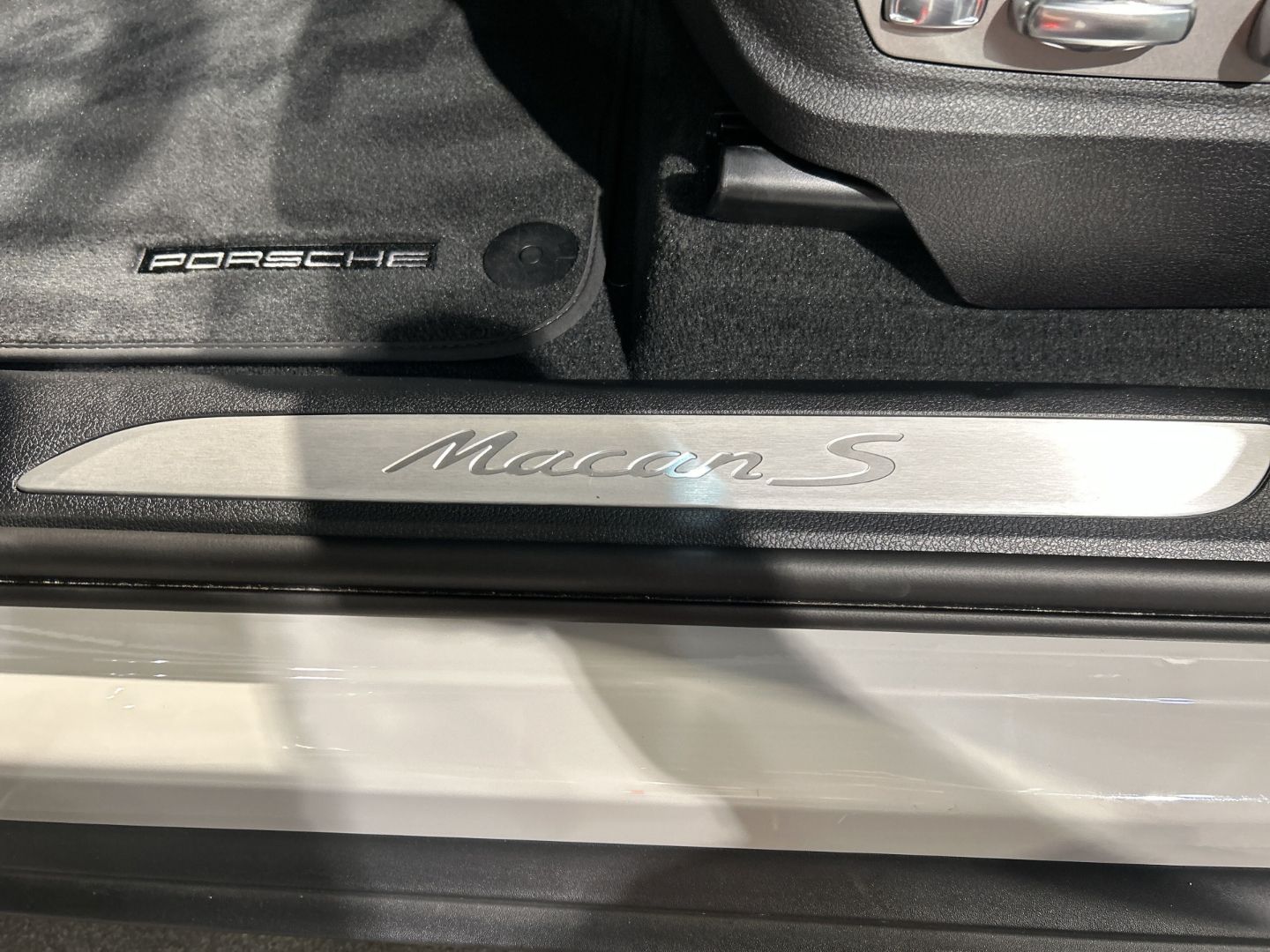 Porsche Macan S Kreide BOSE Sportabgasanlage Panorama