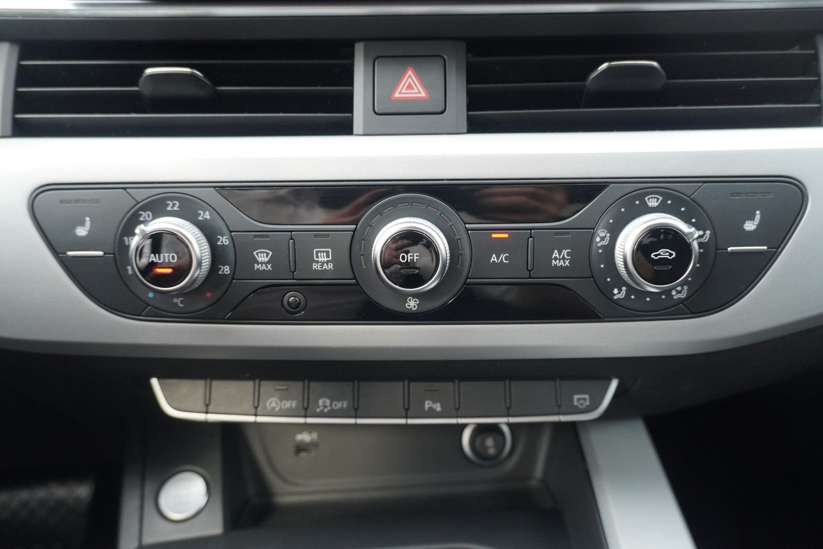 Audi A4 35 2.0 TFSI Avant - Samsaru's Car Outlet