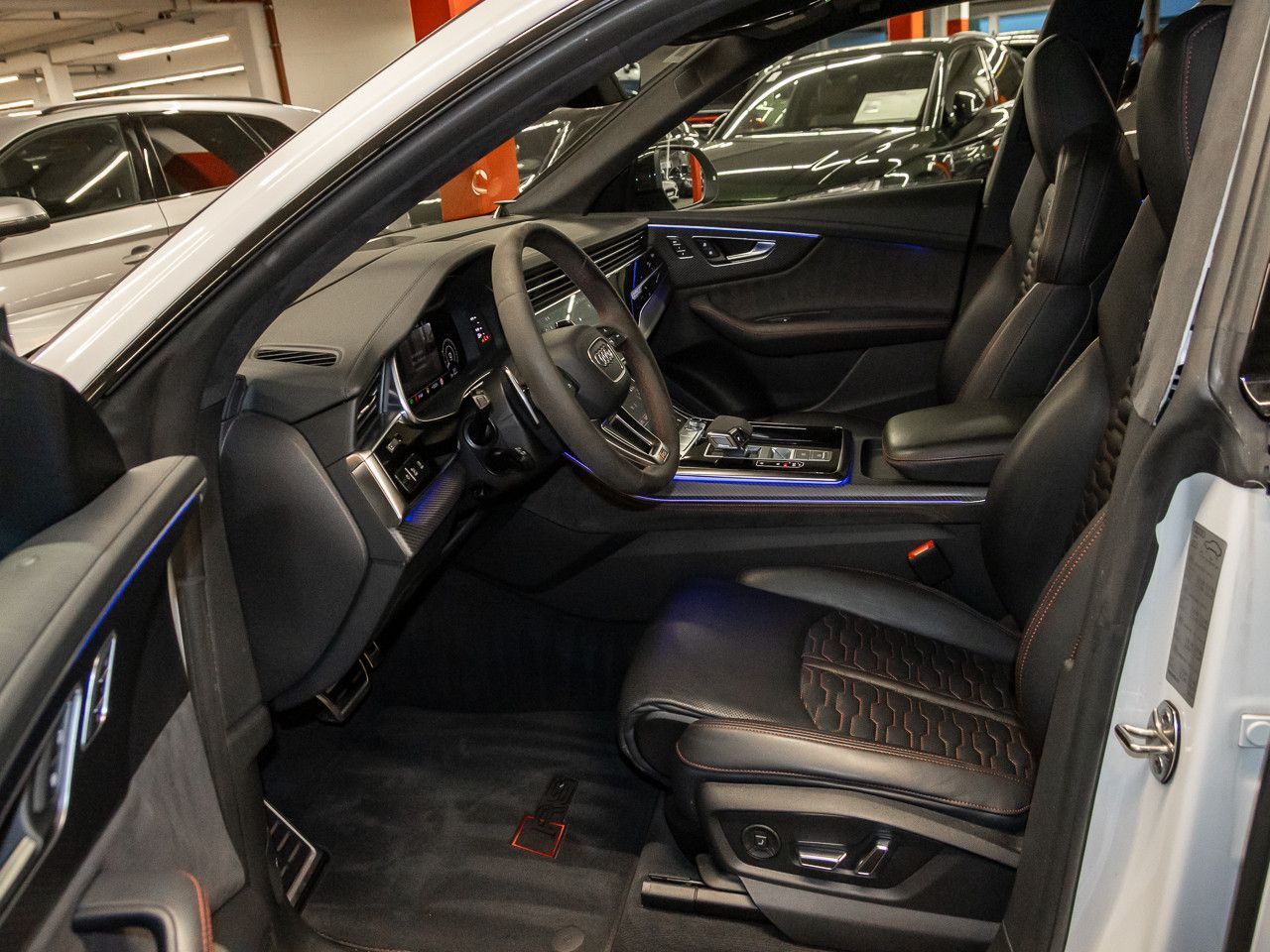 Audi RS Q8 4.0 TFSI quattro Dynamik plus Akrapovic