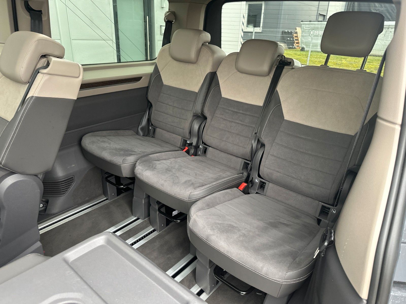Volkswagen T7 Multivan - Samsaru's Car Outlet