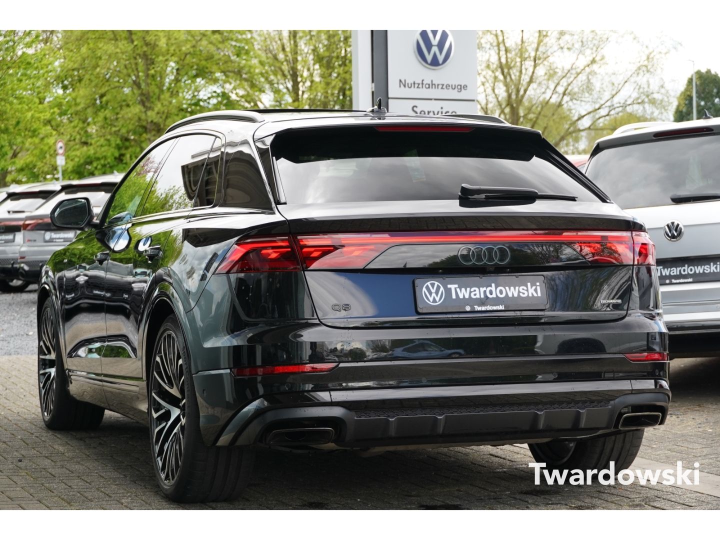 Audi Q8 50 TDI S line Pano HUD Matrix 23'' B&O AHK 36